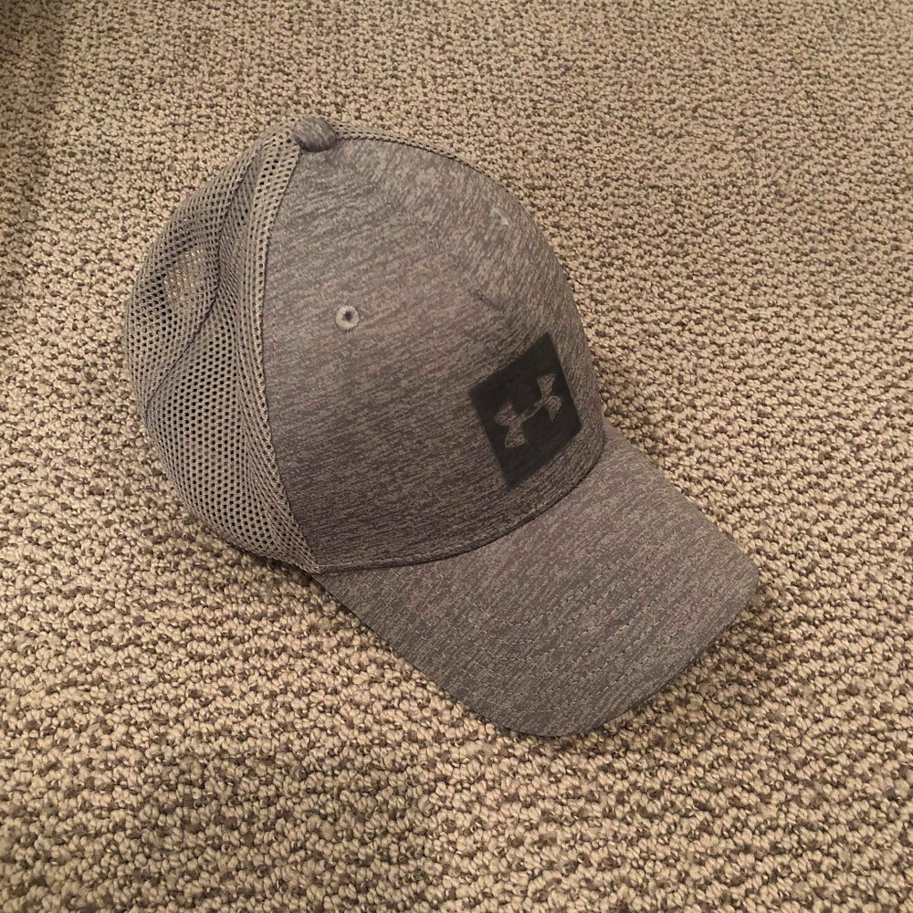 🌸 Under Armour 🌸 Men's Logo Trucker Hat